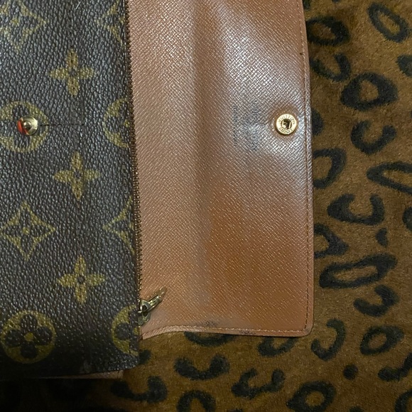 LV Wallet in great condition - Picture 5 of 6